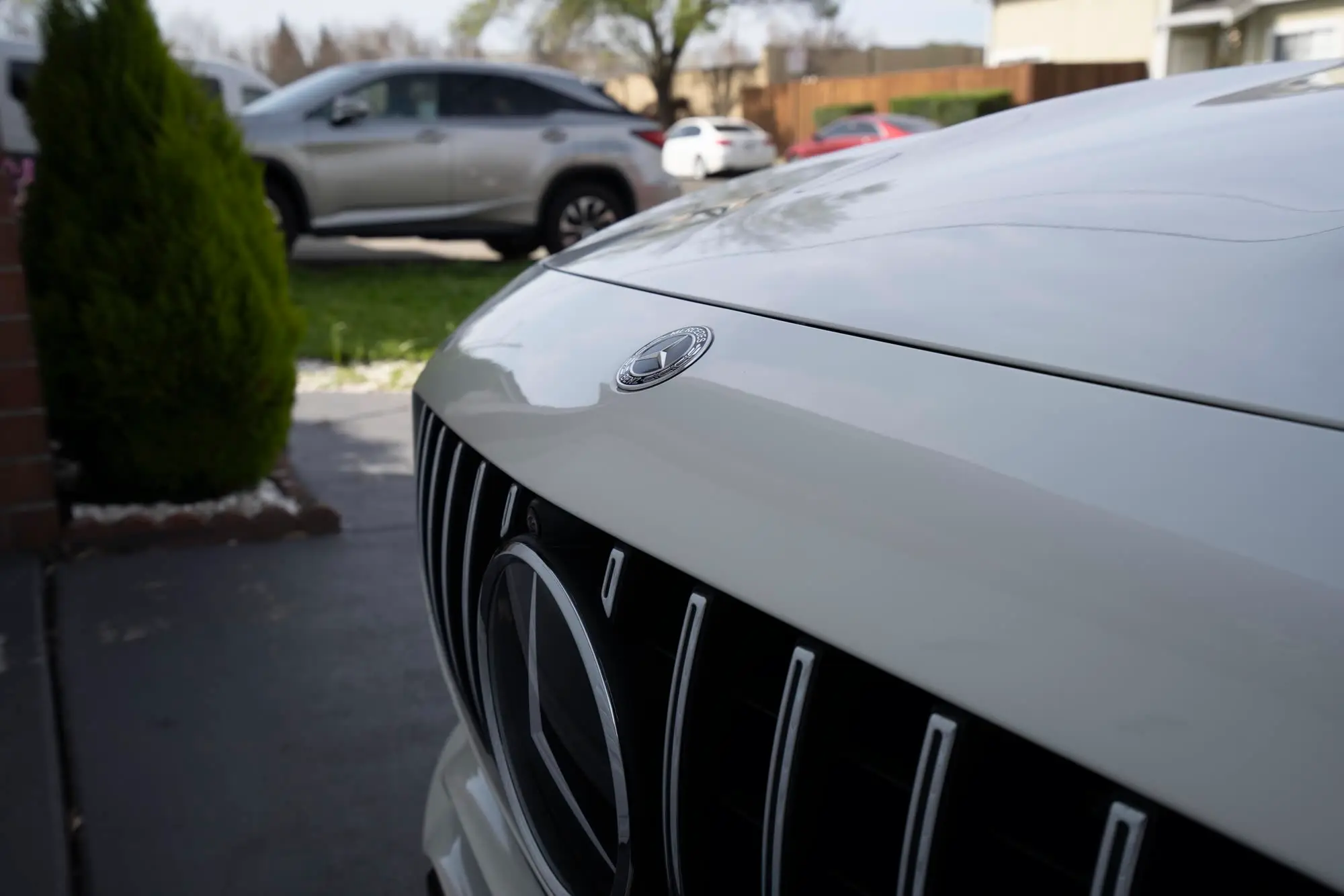 Mercedes-AMG GT 43, Turbo 4Matic fender badge and side vent closeup