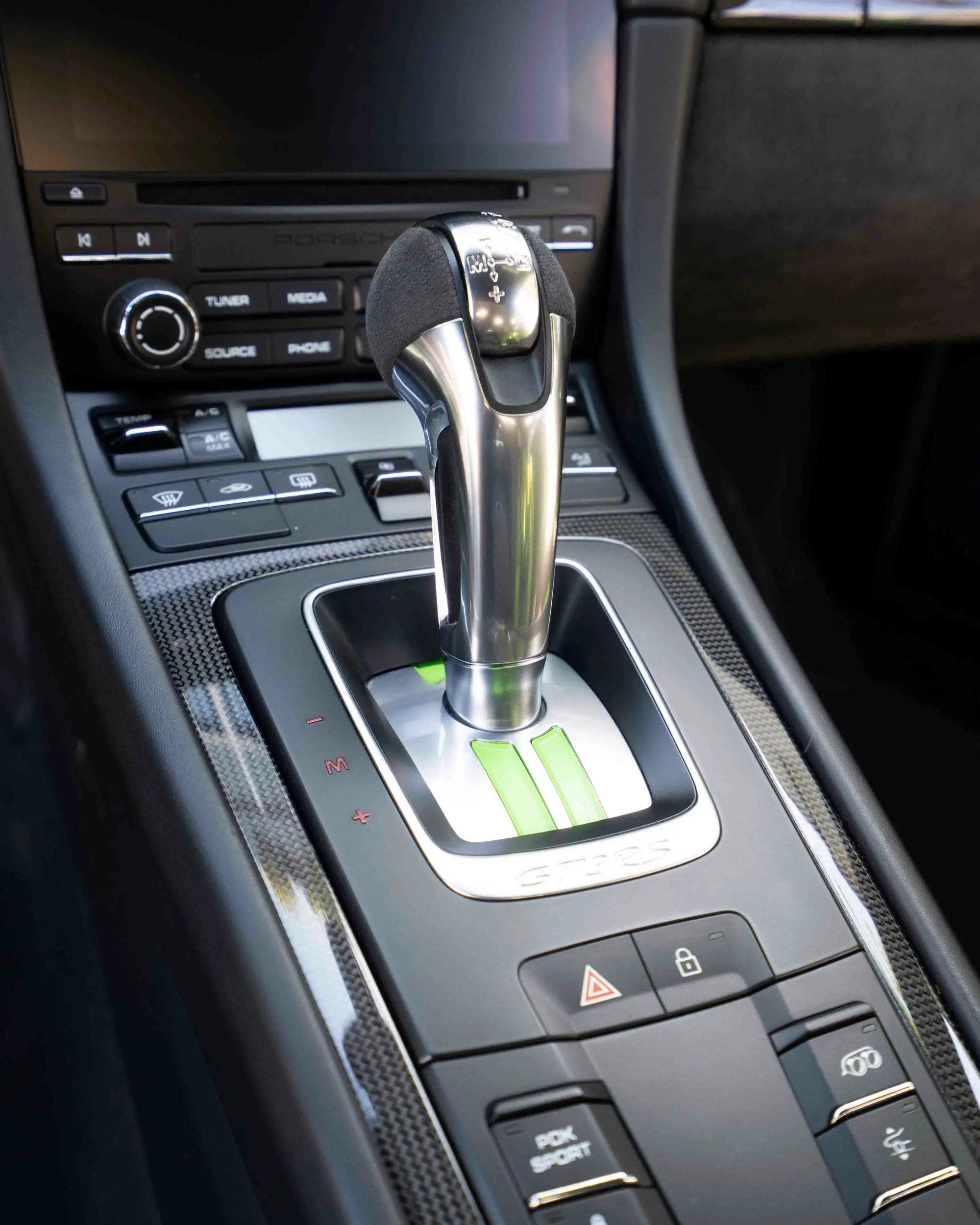 Porsche 911 GT3 RS PDK shifter and console