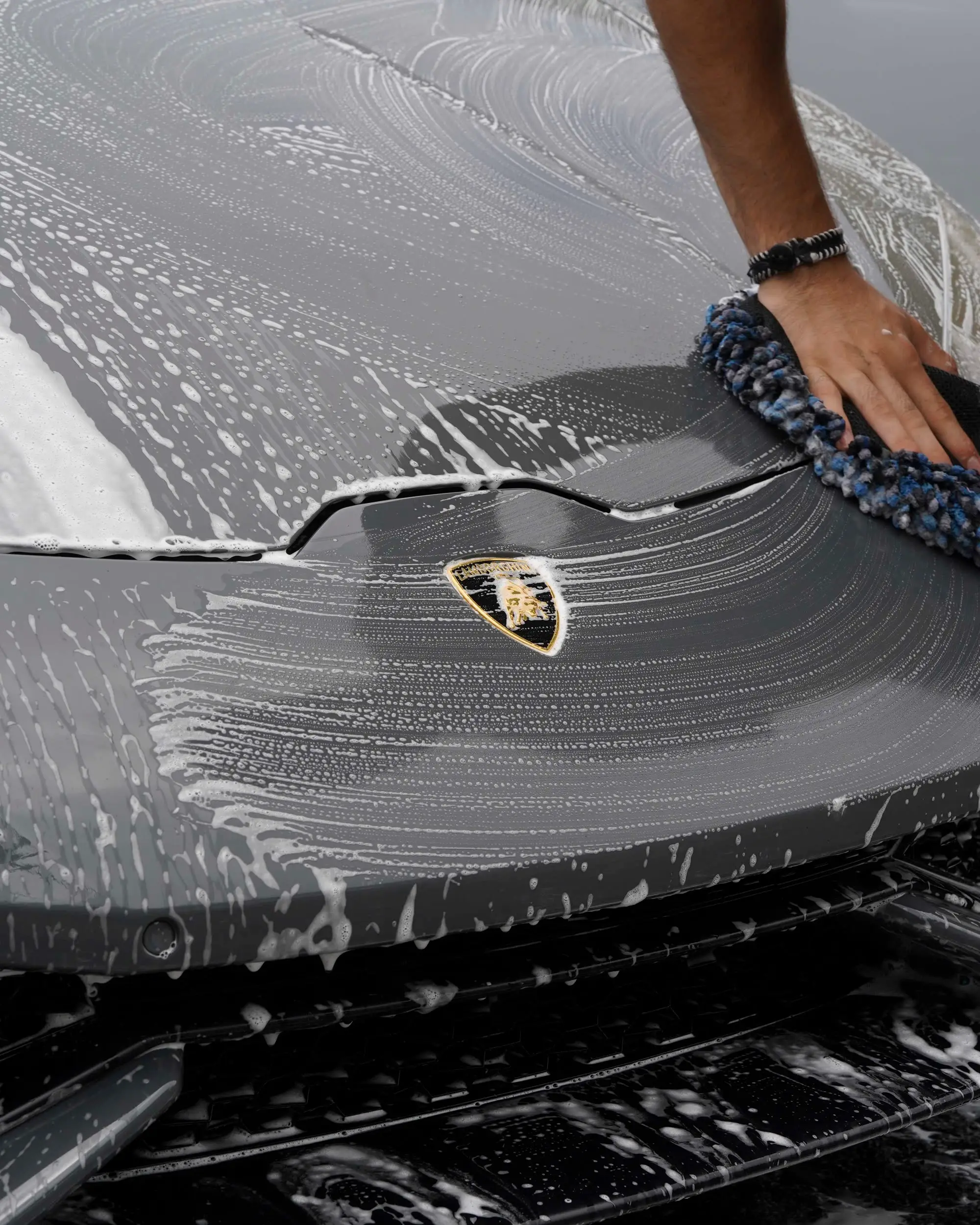 Lamborghini Huracán, Soapy hood being hand-washed with wash mitt
