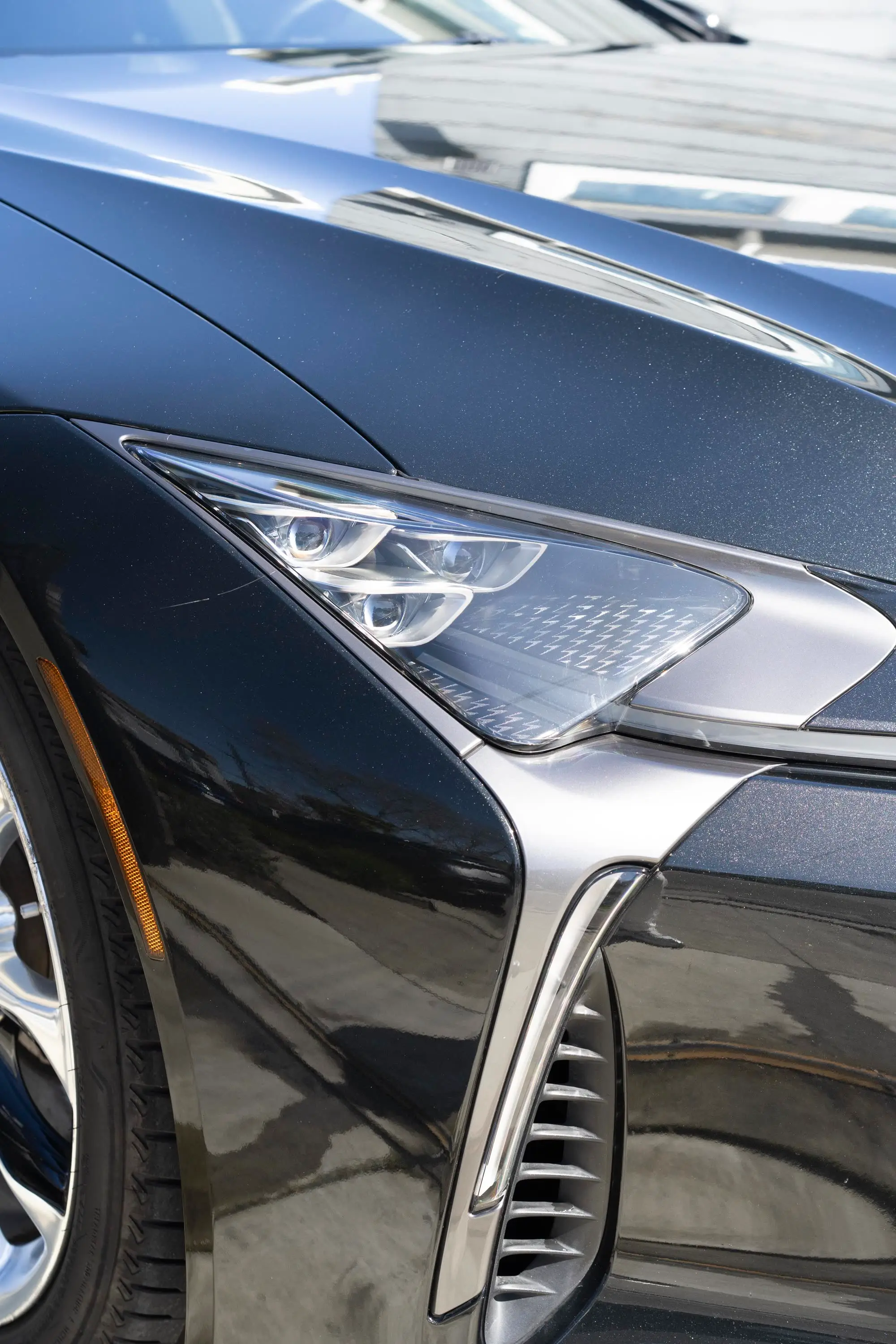 Lexus LC 500, Lexus LC500 headlight and front fender