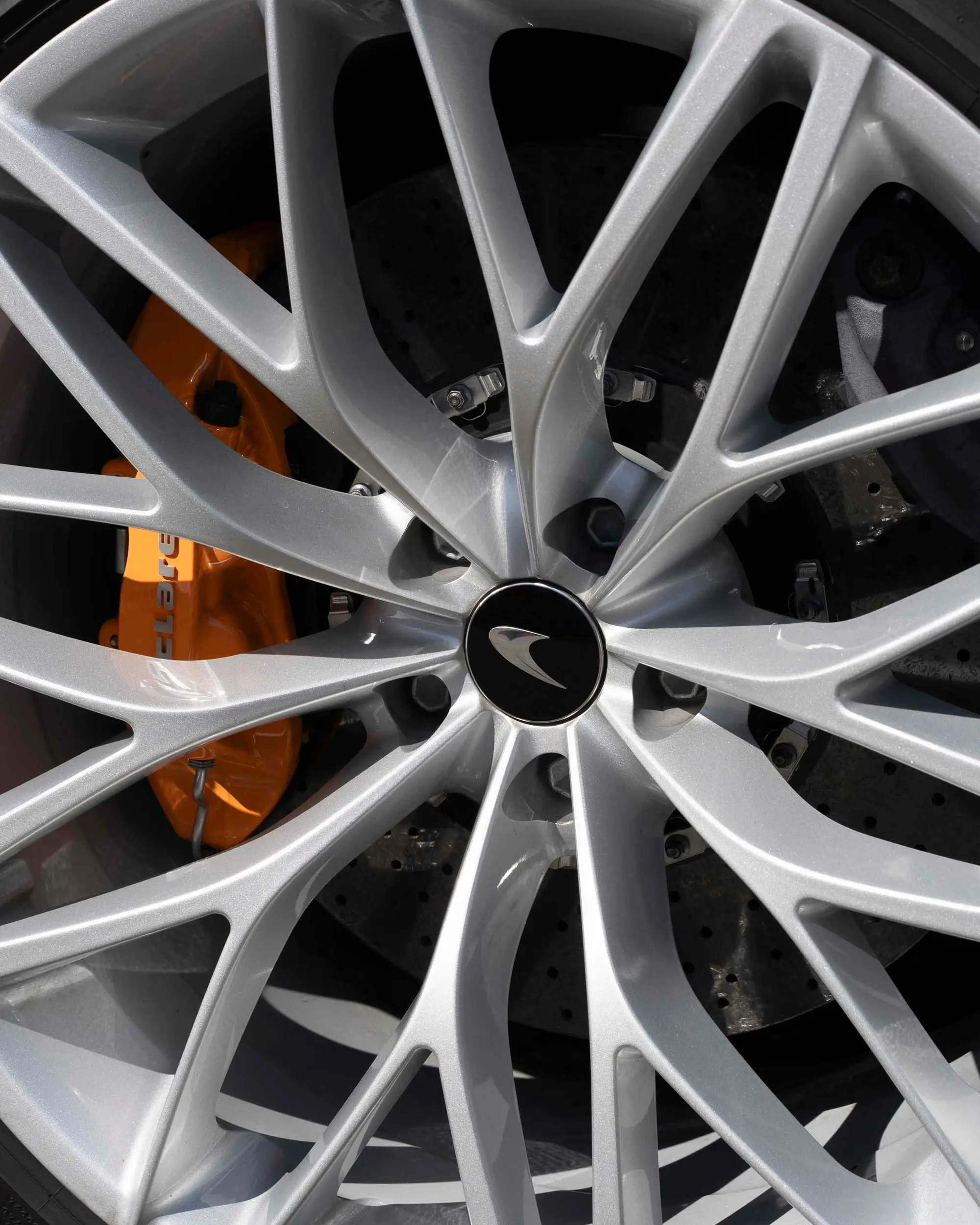 McLaren 720S, McLaren wheel with orange caliper and carbon-ceramic rotor, full-frame